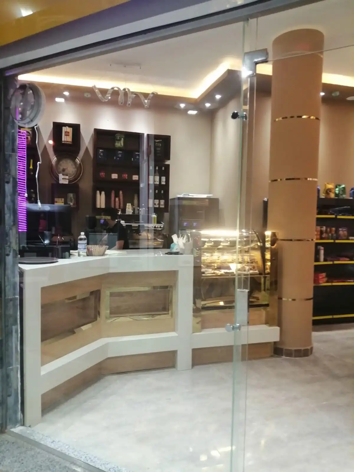 كاونتر استقبال كوريان – FGI Coffee