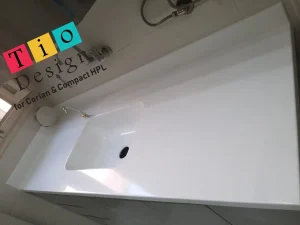 سطح كوريان أبيض لمطبخ عصري في وسط البلد